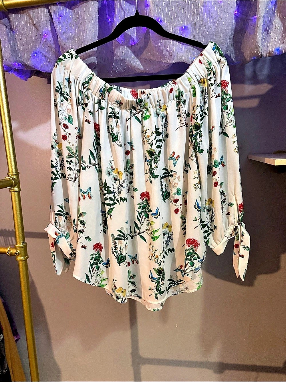 Express Floral Blouse in White & Green Size Large
